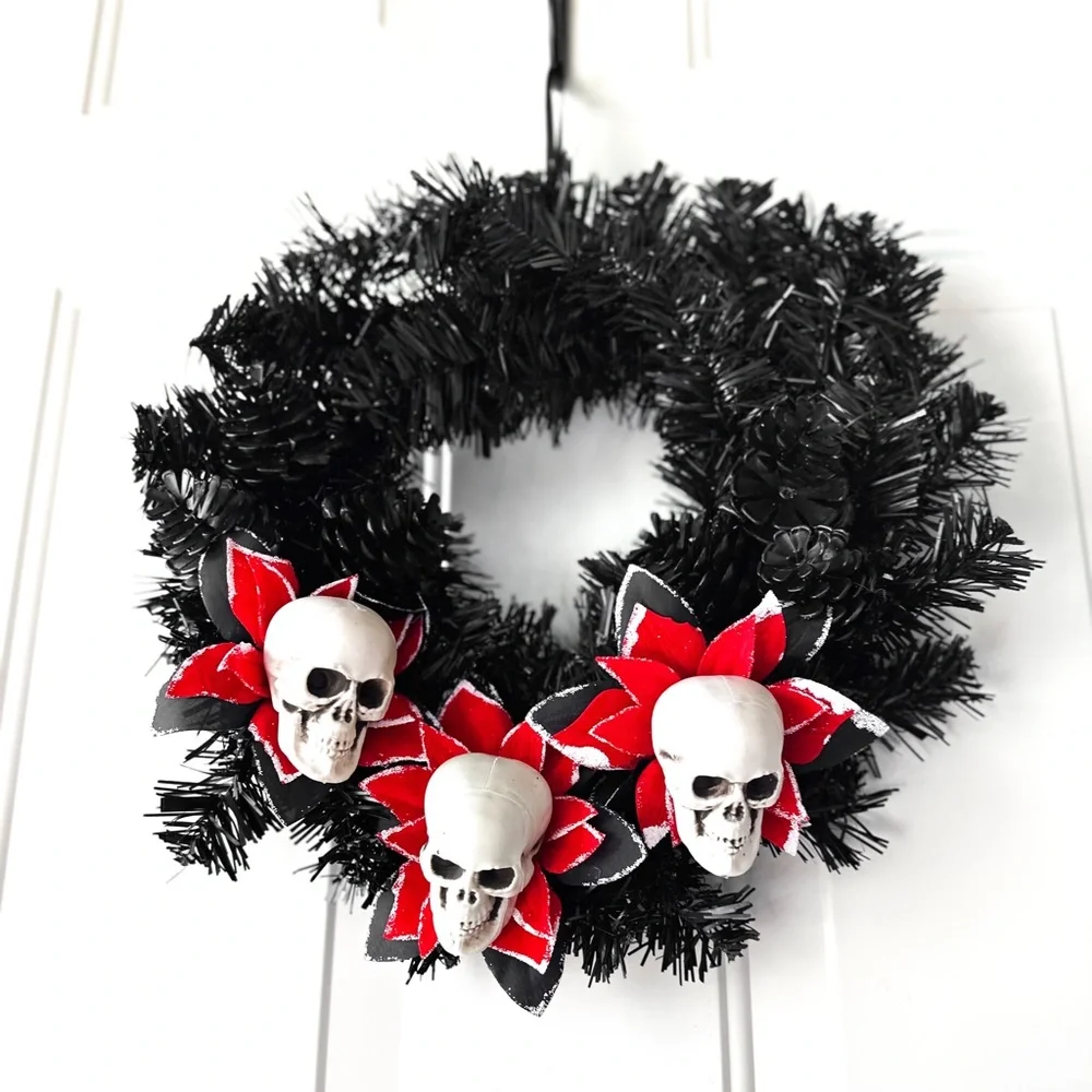 Silent Night Skull Wreath - Picture 2 of 2